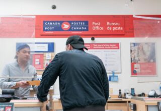 Vancouver Chinatown's last post office, a 'lifeline' for community, facing closure